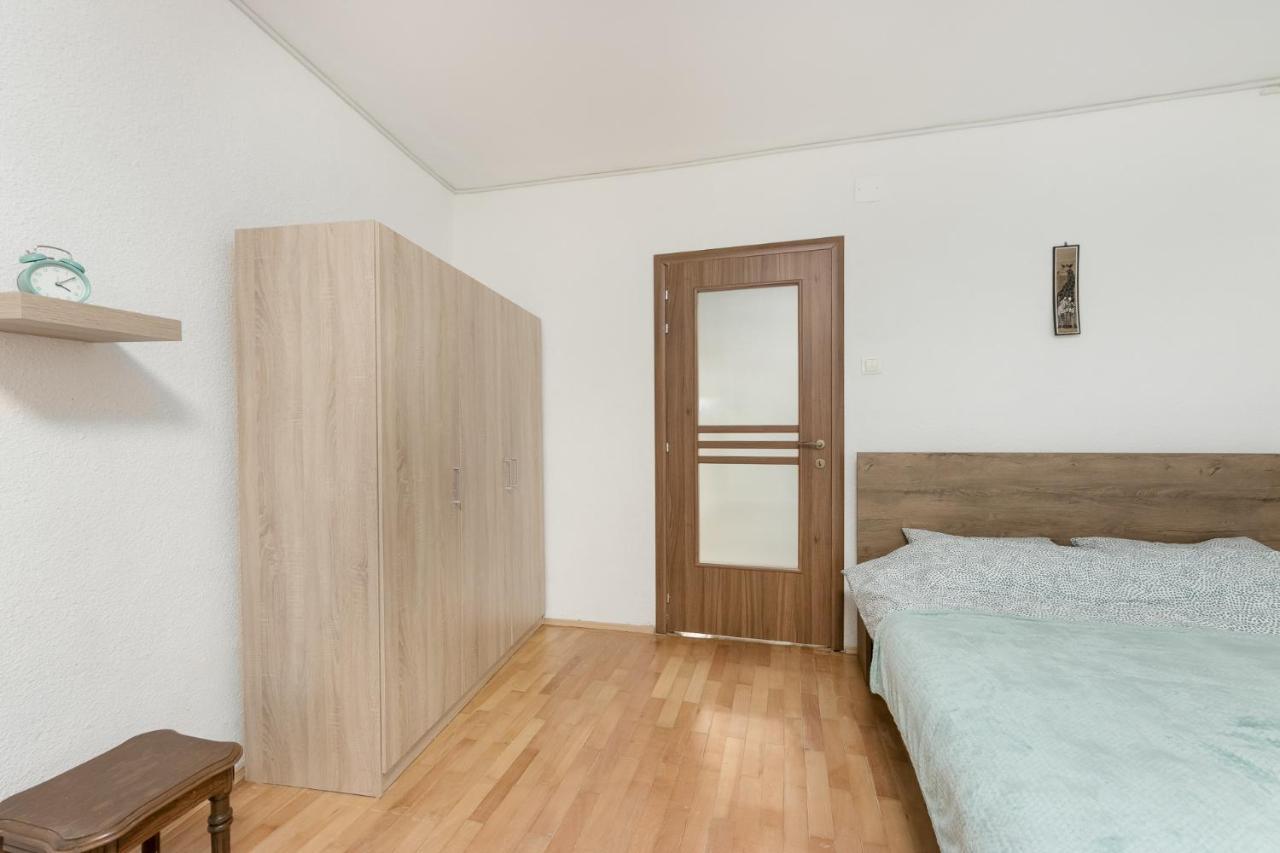 Vlad House Decebal Apartment บูคาเรสต์ ภายนอก รูปภาพ