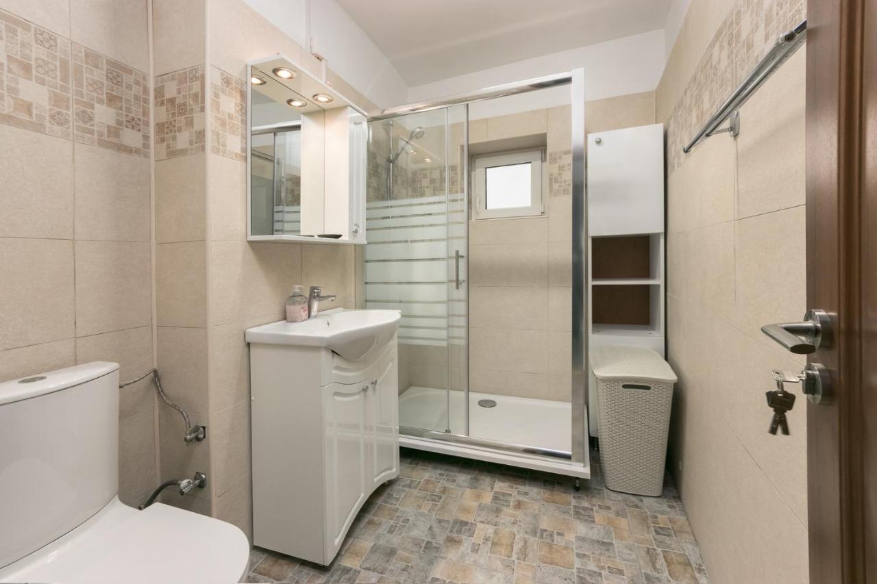 Vlad House Decebal Apartment บูคาเรสต์ ภายนอก รูปภาพ