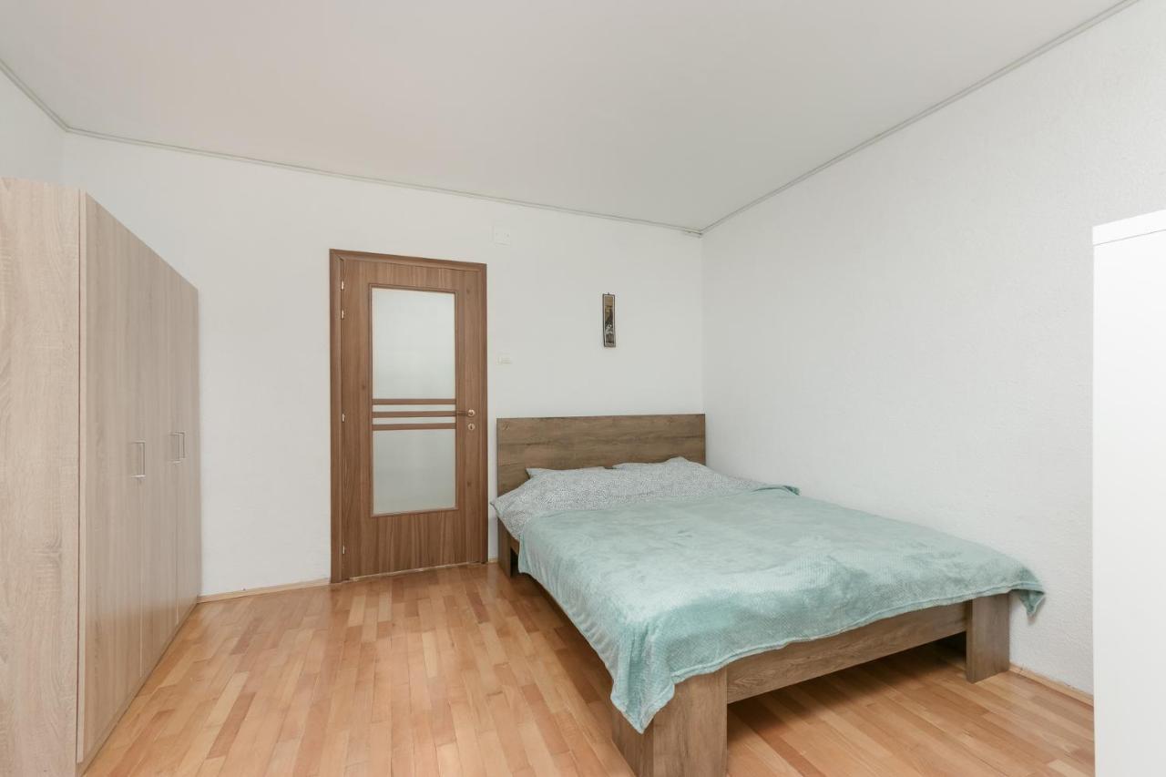 Vlad House Decebal Apartment บูคาเรสต์ ภายนอก รูปภาพ