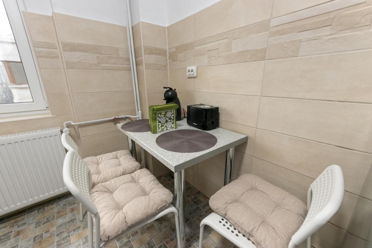 Vlad House Decebal Apartment บูคาเรสต์ ภายนอก รูปภาพ