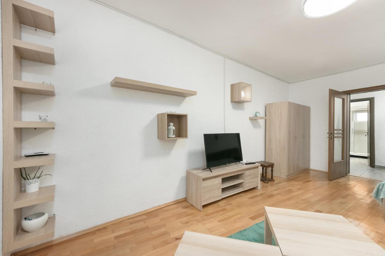 Vlad House Decebal Apartment บูคาเรสต์ ภายนอก รูปภาพ