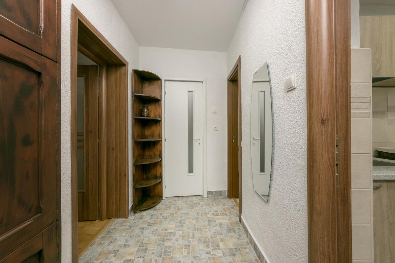 Vlad House Decebal Apartment บูคาเรสต์ ภายนอก รูปภาพ